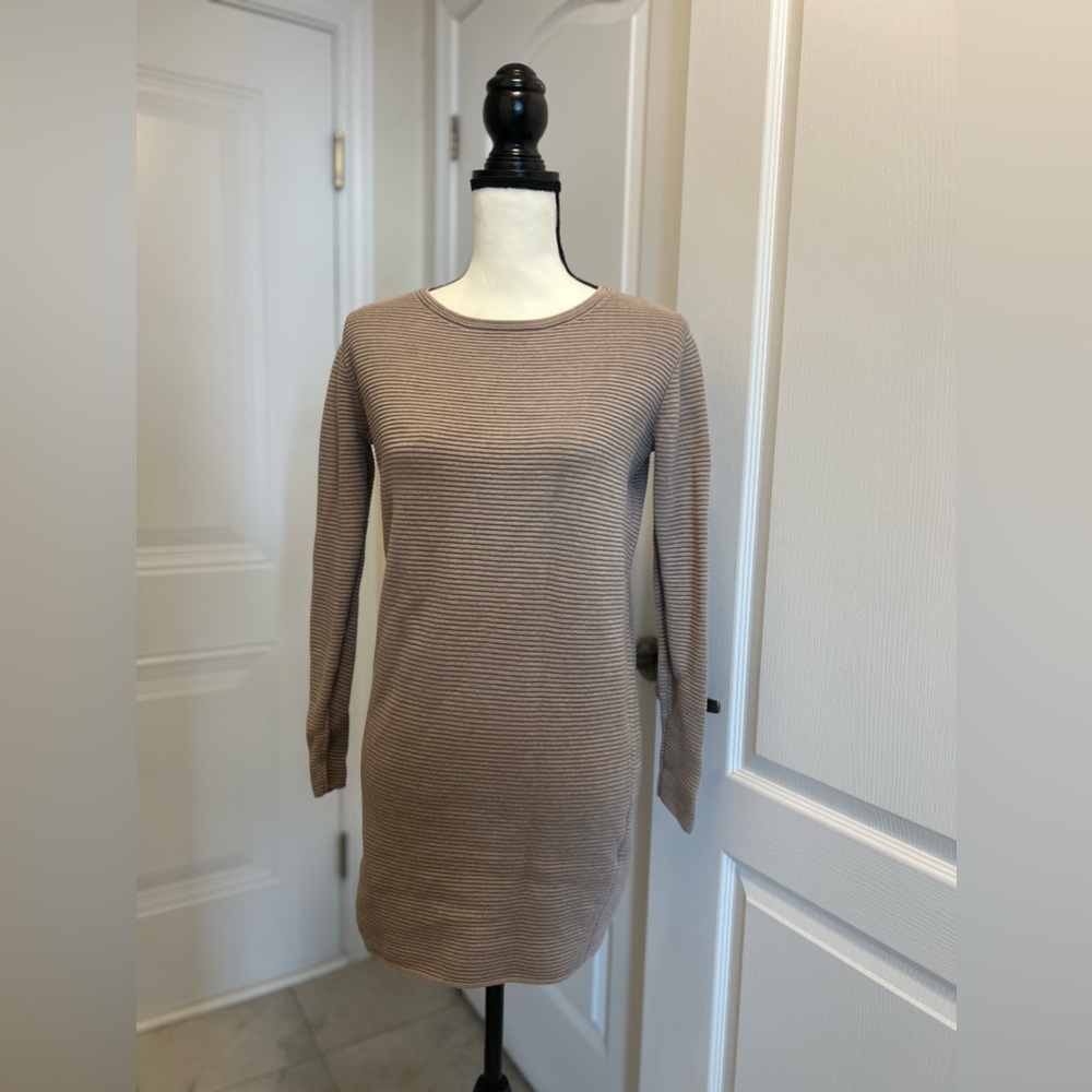 ARITZIA Wilfred Dress in XS!